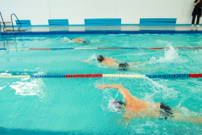 Стали известны победители районного соревнования по плаванию в Чаусах