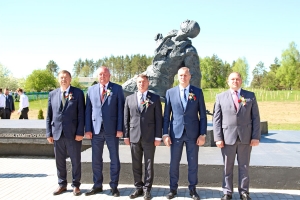 Мемориал павшим в боях на Проне защитникам Отечества торжественно открыт в Чаусском районе