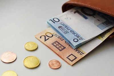 Зарплата бюджетников в Беларуси вырастет с 1 сентября
