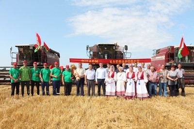 Обрядом «Зажинки» 25 июля дан старт массовой уборке зерновых в Чаусском районе