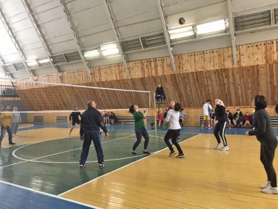 В рамках Всемирной кампании борьбы со СПИДом 30 ноября в спортзале Чаусского ЦФОР состоялся XIII-й турнир по волейболу