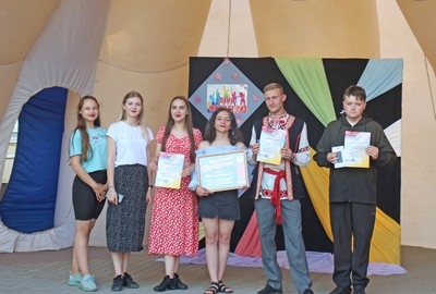 Кто победил в конкурсе «Огонь молодежных талантов!» в День молодежи в Чаусах?