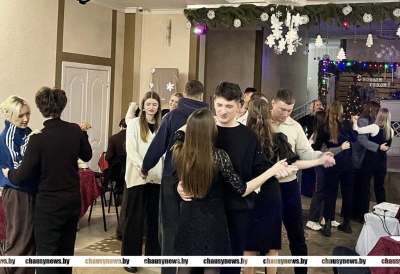 КВИЗ, живая музыка, танцы. Узнали, как прошла очередная встреча молодых специалистов в Чаусах