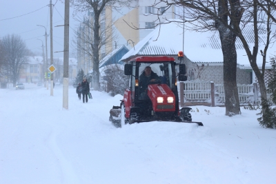 В период снегопада в Чаусском районе задействованы все ресурсы. Выходим на уборку снега