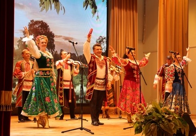 Незабываемые эмоции подарил чаусским зрителям ансамбль белорусской народной музыки «Бяседа»
