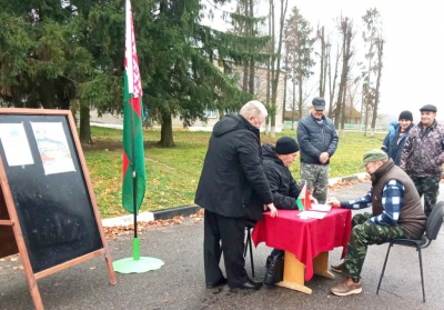 В агрогородках Волковичи и Дужевка проходят пикеты по сбору подписей