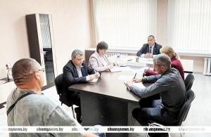 С какими вопросами пришли жители региона на прием к председателю Чаусского райисполкома Сергею Дорожкину