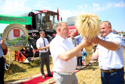 Обрядом “Зажинки” в Чаусском районе дан старт массовой уборке зерновых