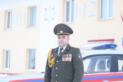 Начальник Чаусского РОЧС Сергей Усанов поздравляет коллег с профессиональным праздником