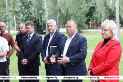 Председатель Чаусского райисполкома Дмитрий Акулич встретился с жителями агрогородка Сластёны