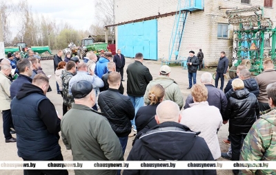Настройка сеялок и посевных агрегатов для посева кукурузы стала темой областного семинара в Чаусском районе
