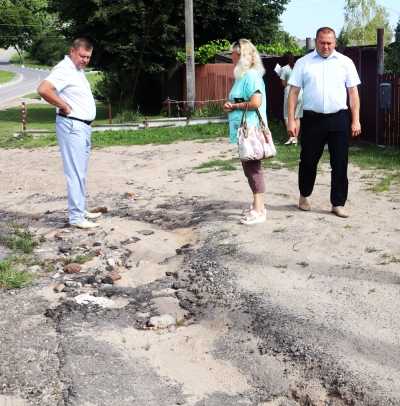 С выездом на место провел прием граждан председатель Чаусского райисполкома