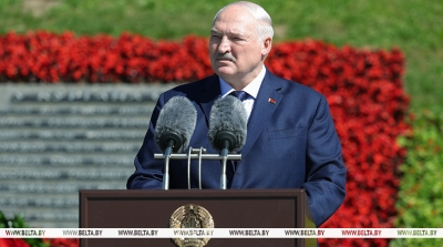 Символы независимости, кадровые перестановки и Купалье на Днепре. Итоги недели Президента