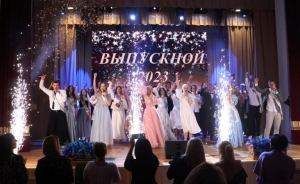 В Чаусах на районном фестивале выпускников вручены 82 аттестата и 4 медали