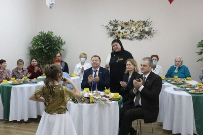 Проживающие Чаусского дома-интерната встречали гостей из Минска и Могилева
